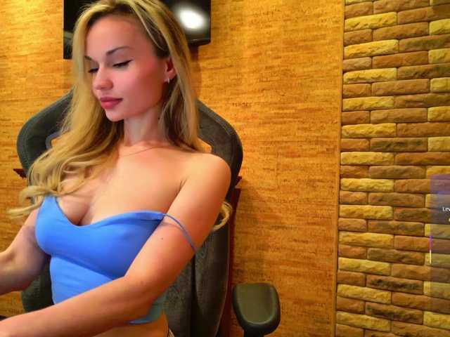 милфа HollyQueen