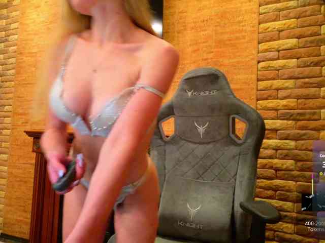 HollyQueen HollyQueen