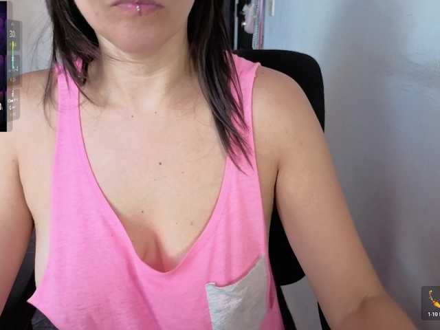 Giselle-moon live cam on BongaCams
