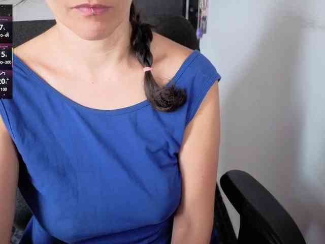 Giselle-moon webcam