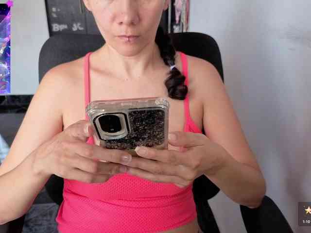 Giselle-moon webcam
