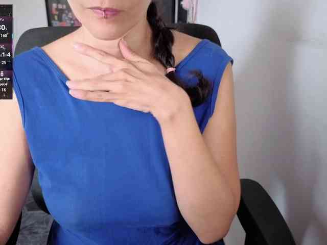 Giselle-moon webcam