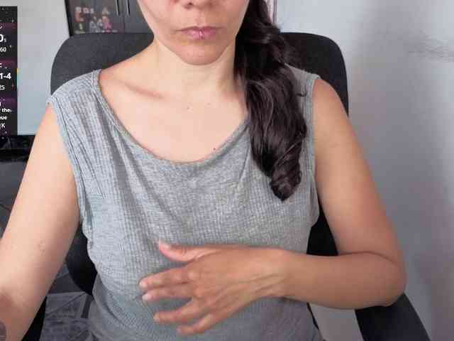 Giselle-moon webcam