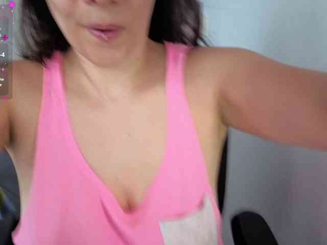 Giselle-moon webcam