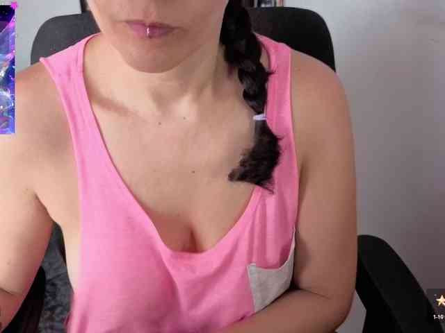 Giselle-moon webcam