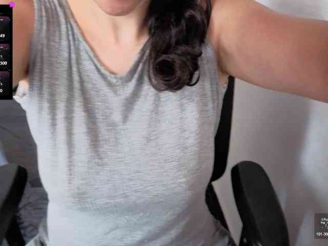 Giselle-moon webcam