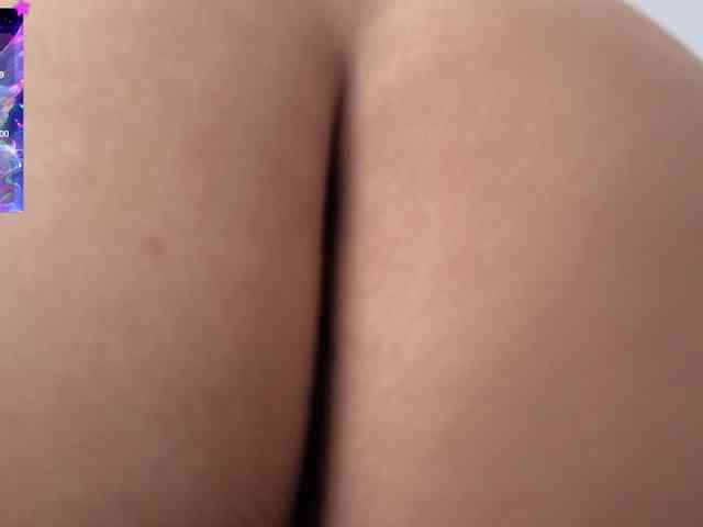Giselle-moon webcam