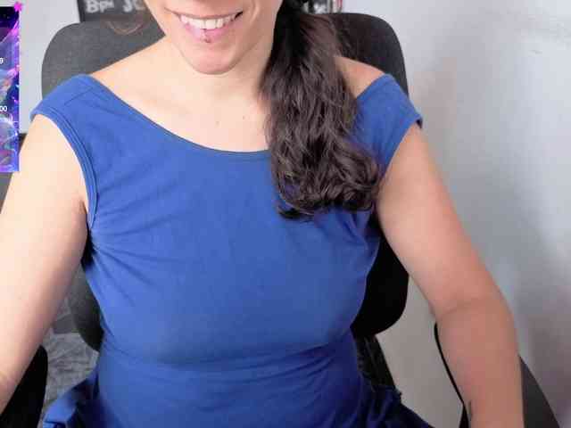 Giselle-moon webcam