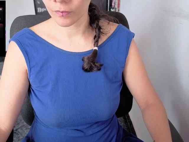 Giselle-moon webcam