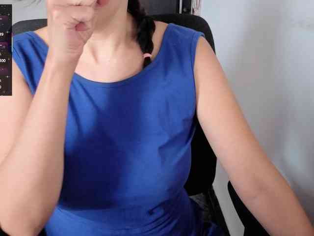 Giselle-moon webcam