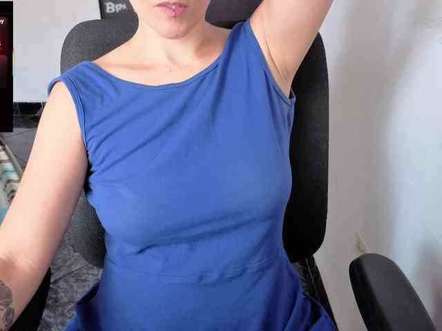 Giselle-moon webcam