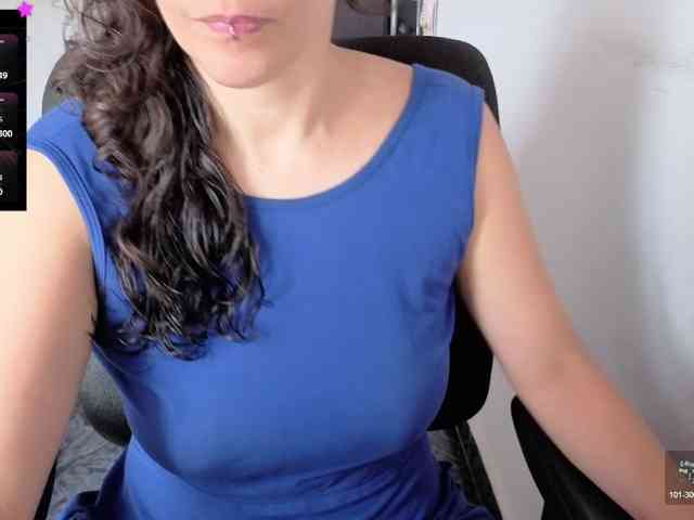 Giselle-moon webcam