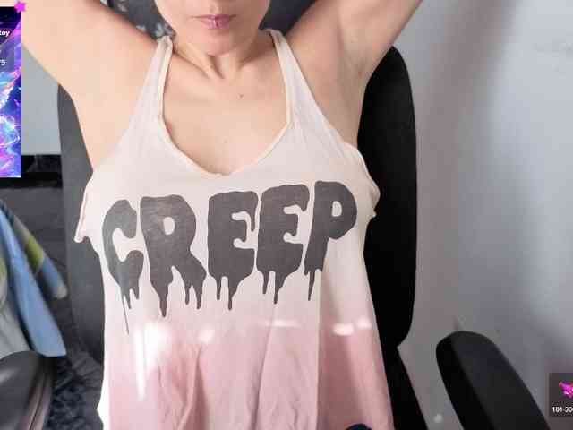 Giselle-moon webcam