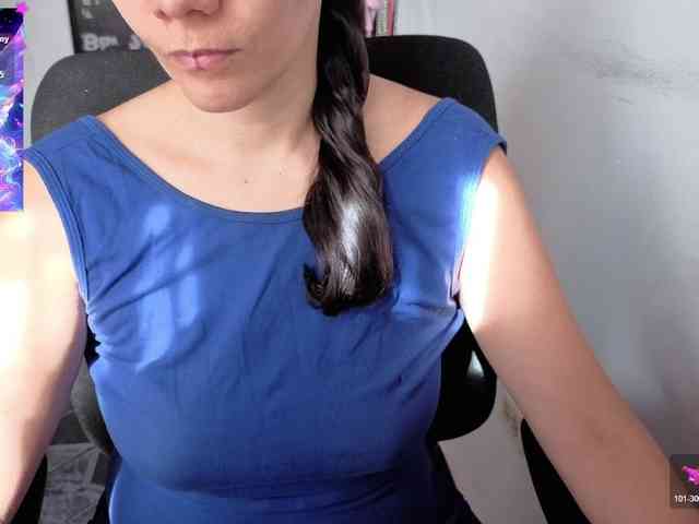 Giselle-moon webcam