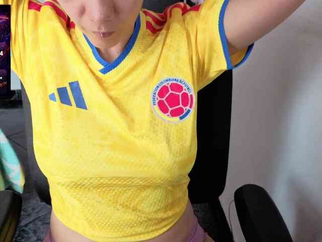 Giselle-moon webcam