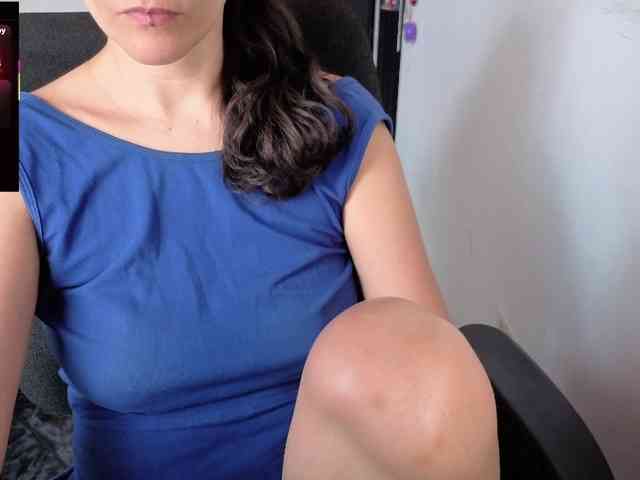 Giselle-moon webcam