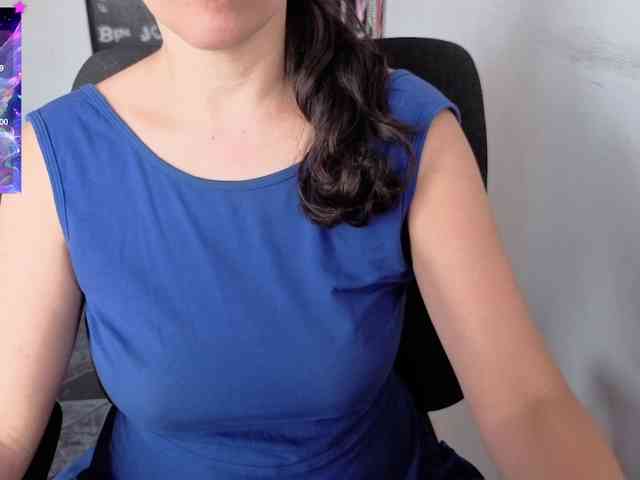 Giselle-moon webcam