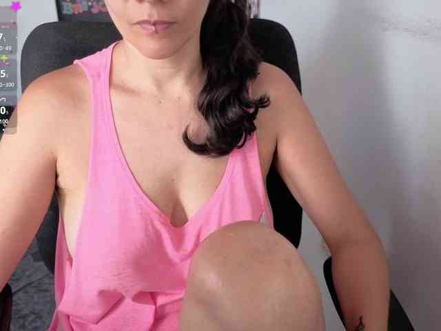 Giselle-moon webcam