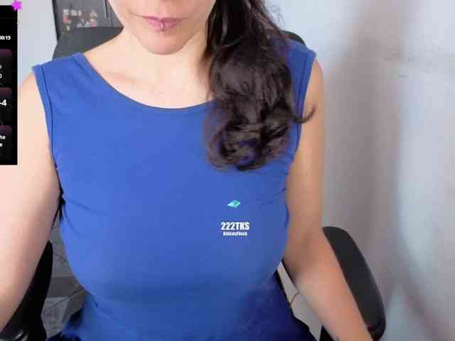 Giselle-moon webcam