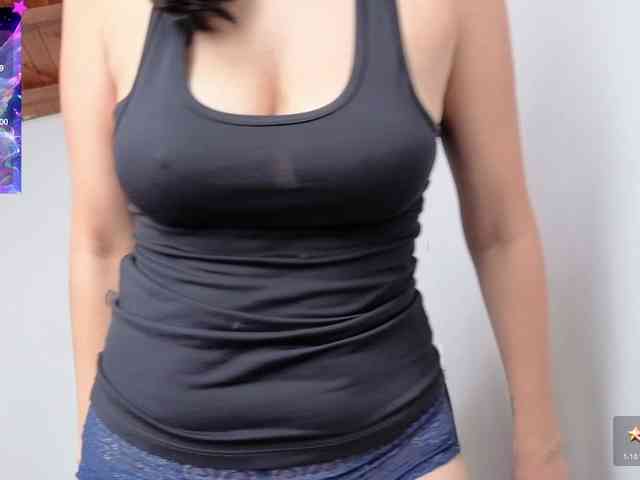 Giselle-moon webcam