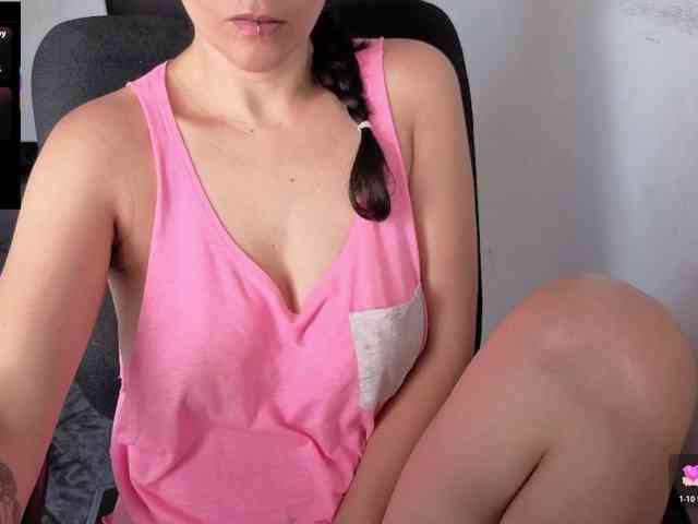 Giselle-moon webcam