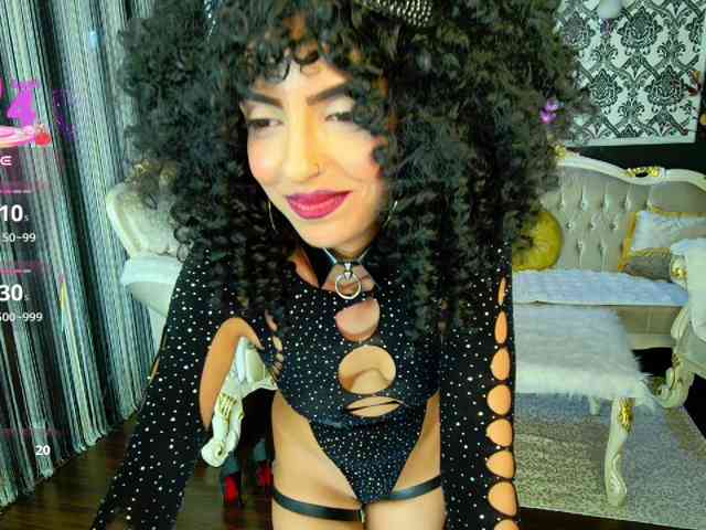Modella: BNefertiti
