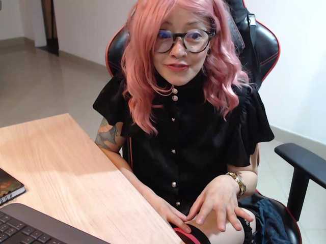 pink2019 live cam on BongaCams