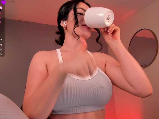JennaOlson live cam on BongaCams
