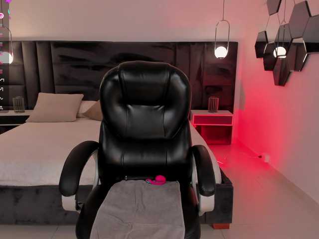 JennaOlson live cam on BongaCams