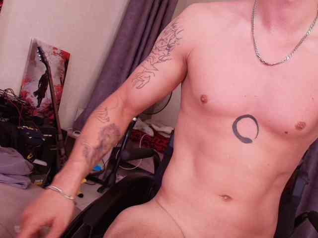 Alex_Wandhot