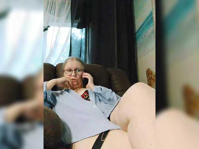 Adiline live cam on BongaCams