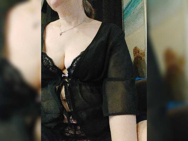 Adiline live cam on BongaCams