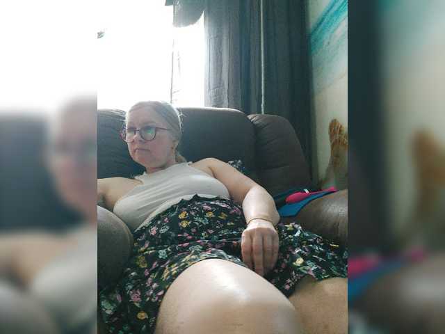 Adiline live webcam show