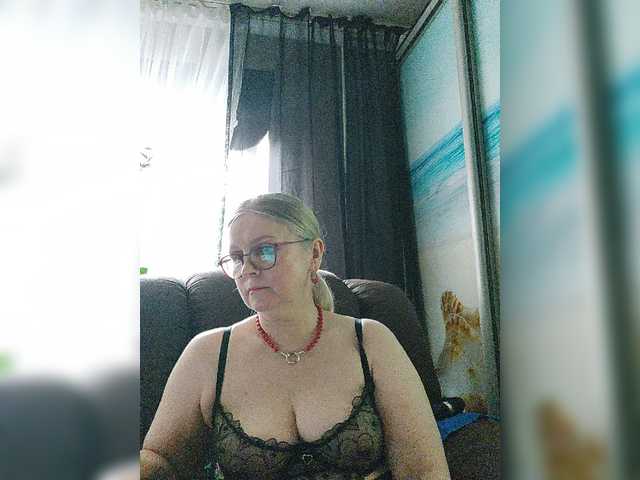 Adiline live cam on BongaCams