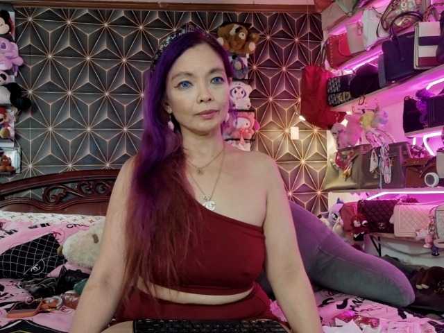 YummyMeily live cam on BongaCams