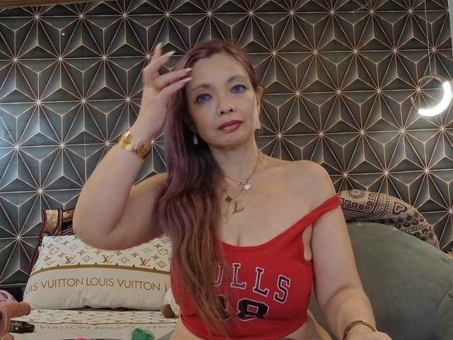  YummyMeily chat room