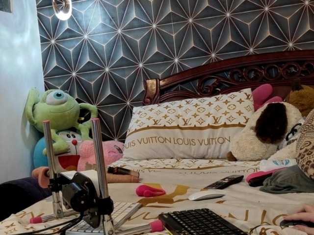 YummyMeily's BongaCams show and profile