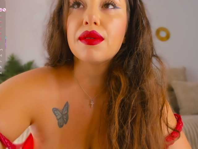 Aledoll live cam on BongaCams