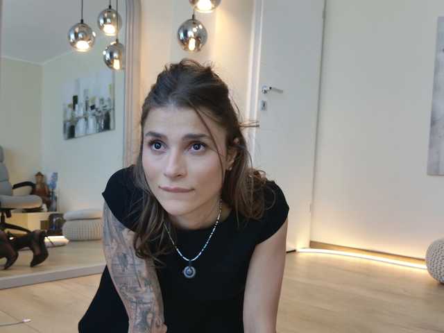Sex chat gratuit in direct cu LennaGodess pe BongaCams