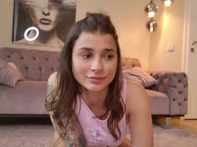 Sex chat gratuit in direct cu LennaGodess pe BongaCams