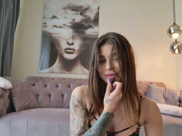 Sex chat gratuit in direct cu LennaGodess pe BongaCams