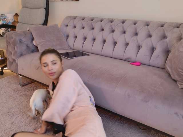Sex chat gratuit in direct cu LennaGodess pe BongaCams