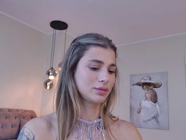 Sex chat gratuit in direct cu LennaGodess pe BongaCams