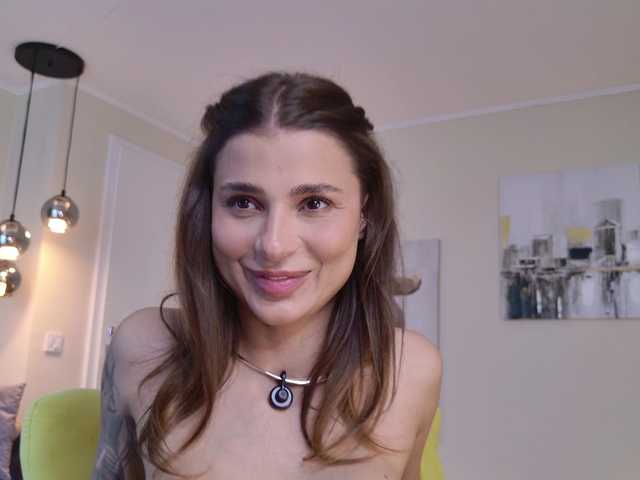 Sex chat gratuit in direct cu LennaGodess pe BongaCams