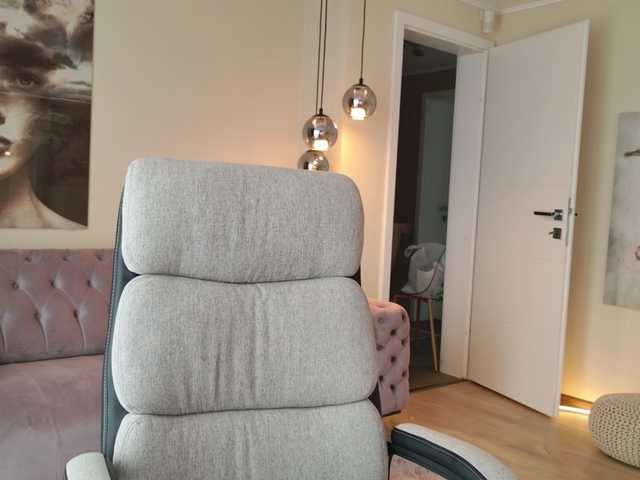 Sex chat gratuit in direct cu LennaGodess pe BongaCams