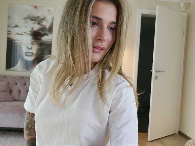 Sex chat gratuit in direct cu LennaGodess pe BongaCams