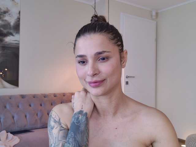 Sex chat gratuit in direct cu LennaGodess pe BongaCams