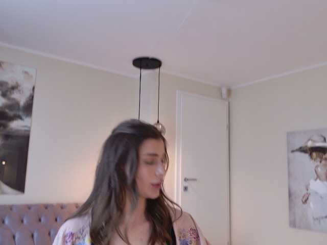 Sex chat gratuit in direct cu LennaGodess pe BongaCams