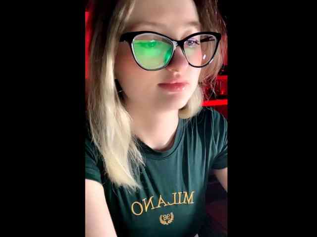 Sunny_Bunny webcam