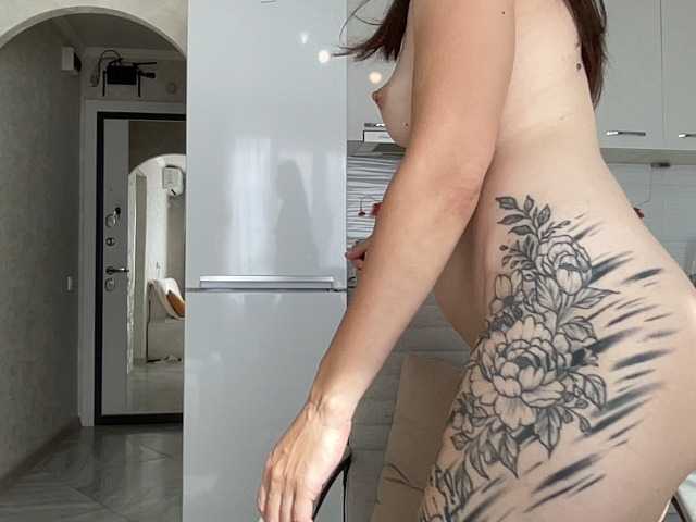 HotyWinter84 live cam on BongaCams